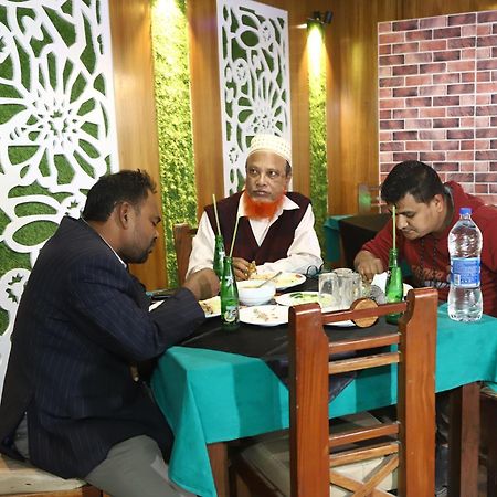 Rezala Restaurant And Residence Dhaka Esterno foto