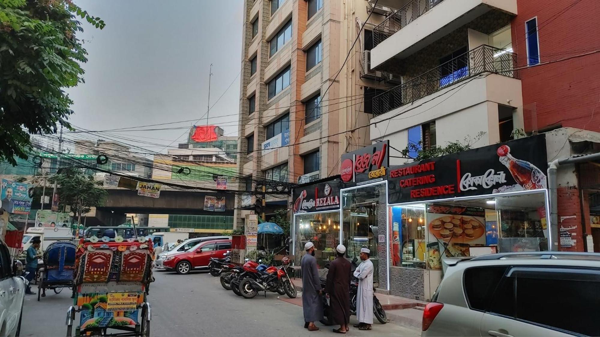 Rezala Restaurant And Residence Dhaka Esterno foto